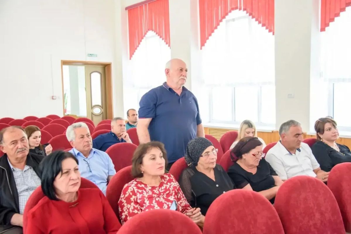 Председатель Эльбрусской ТИК Даниал Джаппуев провел совещание с руководителями структурных подразделений Эльбрусского района в рамках подготовки к выборам депутатов Государственной Думы Федерального Собрания РФ девятого... Председатель Эльбрусской ТИК Даниал Джаппуев провел совещание с руководителями структурных подразделений Эльбрусского района в рамках подготовки к выборам депутатов Государственной Думы Федерального Собрания РФ девятого...