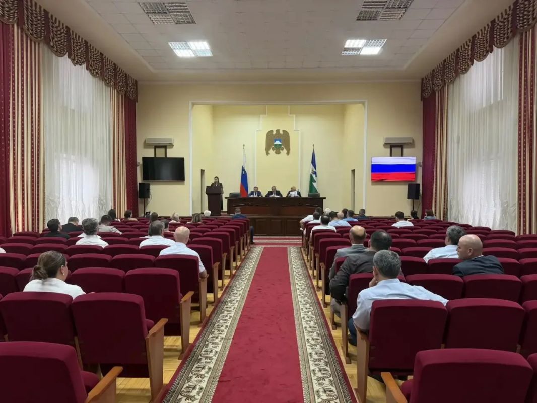 В большом зале Местной администрации г.о. Нальчик состоялась 62-я сессия Совета местного самоуправления В большом зале Местной администрации г.о. Нальчик состоялась 62-я сессия Совета местного самоуправления
