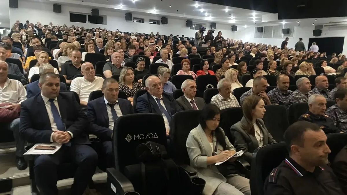 В Доме молодежи в Нальчике прошел семинар-совещание по вопросам обеспечения комплексной безопасности на избирательных участках в период подготовки и проведения выборов в дни голосования 18-20 сентября В Доме молодежи в Нальчике прошел семинар-совещание по вопросам обеспечения комплексной безопасности на избирательных участках в период подготовки и проведения выборов в дни голосования 18-20 сентября