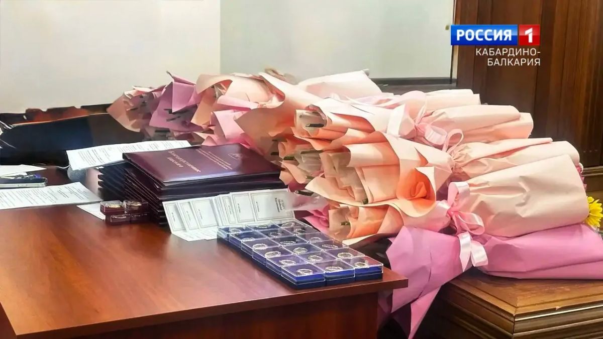 В администрации Баксанского района прошло традиционное августовское совещание работников образования Педагоги и руководители образовательных учреждений подвели итоги прошедшего учебного года и обсудили основные задачи на... В администрации Баксанского района прошло традиционное августовское совещание работников образования Педагоги и руководители образовательных учреждений подвели итоги прошедшего учебного года и обсудили основные задачи на...