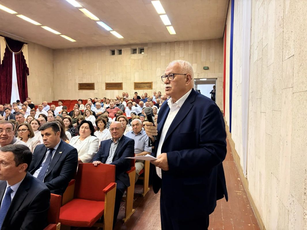 Казбек Коков: С активом Терского района обсудили вопросы социального и экономического развития муниципалитета с 2021 по 2025 годы Казбек Коков: С активом Терского района обсудили вопросы социального и экономического развития муниципалитета с 2021 по 2025 годы