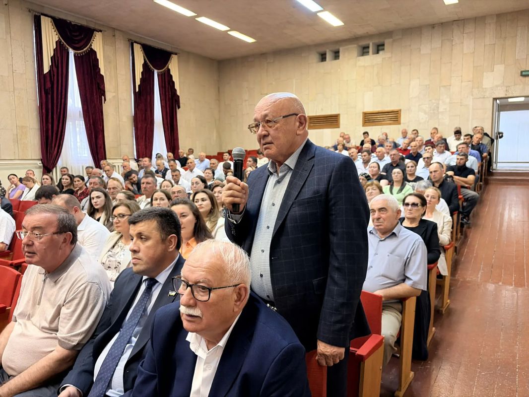 Казбек Коков: С активом Терского района обсудили вопросы социального и экономического развития муниципалитета с 2021 по 2025 годы Казбек Коков: С активом Терского района обсудили вопросы социального и экономического развития муниципалитета с 2021 по 2025 годы