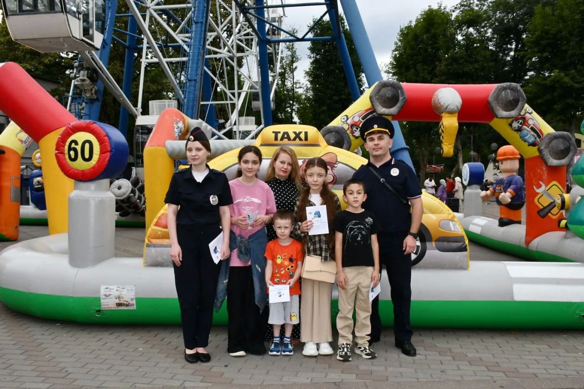 ПОЛИЦЕЙСКИЕ НАЛЬЧИКА ПРОВЕЛИ ПРОФИЛАКТИЧЕСКУЮ АКЦИЮ К НАЧАЛУ УЧЕБНОГО ГОДА ПОЛИЦЕЙСКИЕ НАЛЬЧИКА ПРОВЕЛИ ПРОФИЛАКТИЧЕСКУЮ АКЦИЮ К НАЧАЛУ УЧЕБНОГО ГОДА