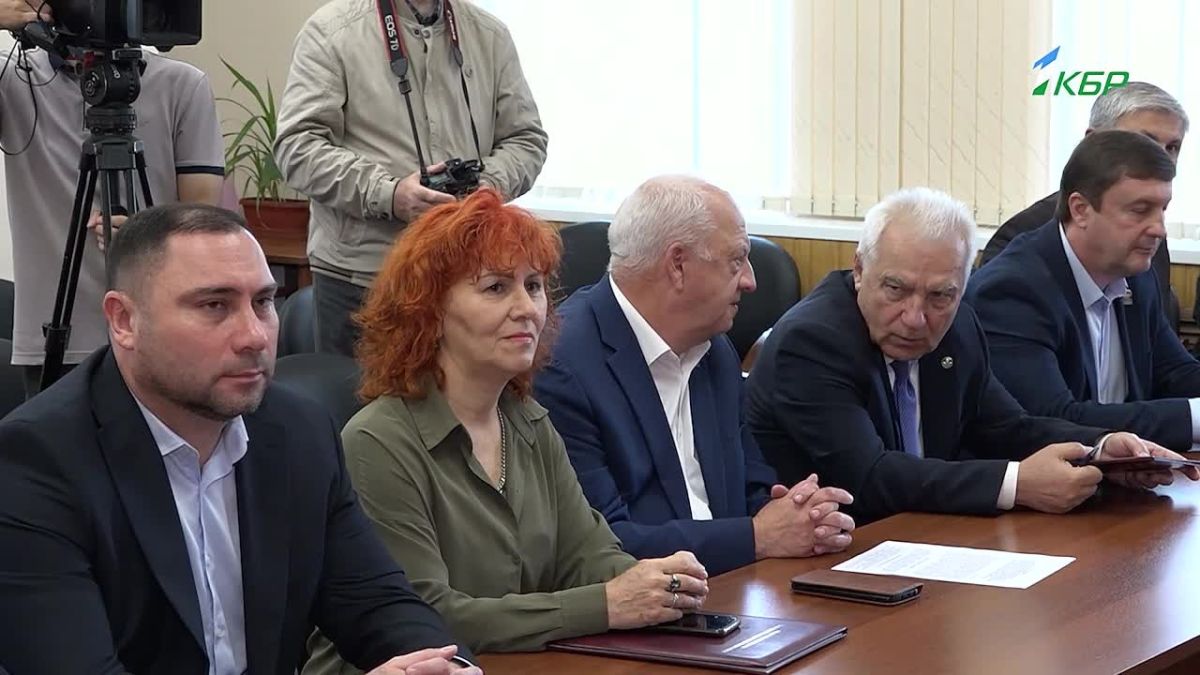 В Общественной палате Кабардино-Балкарии подписали соглашение о сотрудничестве с региональными отделениями политических партий и общественными организациями для взаимодействия при общественном наблюдении за выборами, которые...