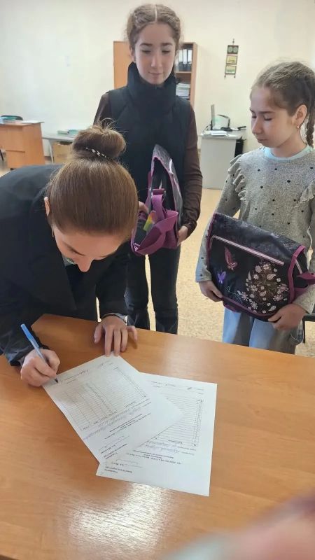 В преддверии нового учебного года во всех филиалах ГКУ «РКЦСОН» МТ и СЗ КБР прошла ежегодная благотворительная акция «Собери ребёнка в школу» В преддверии нового учебного года во всех филиалах ГКУ «РКЦСОН» МТ и СЗ КБР прошла ежегодная благотворительная акция «Собери ребёнка в школу»