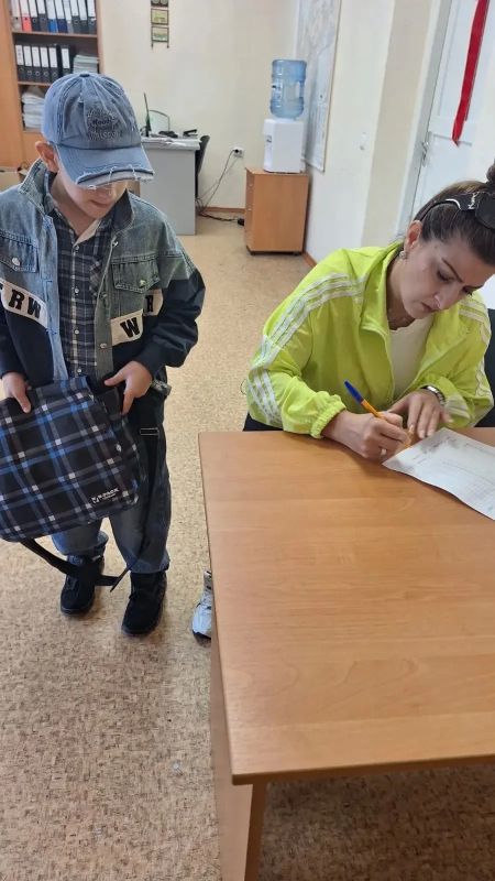 В преддверии нового учебного года во всех филиалах ГКУ «РКЦСОН» МТ и СЗ КБР прошла ежегодная благотворительная акция «Собери ребёнка в школу» В преддверии нового учебного года во всех филиалах ГКУ «РКЦСОН» МТ и СЗ КБР прошла ежегодная благотворительная акция «Собери ребёнка в школу»