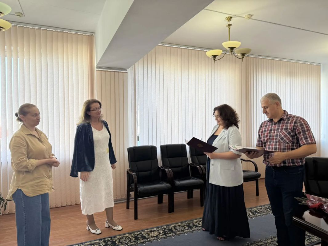В Министерстве труда и социальной защиты Кабардино-Балкарской Республики состоялось вручение Почётных грамот Рескома профсоюза сотрудникам ведомства В Министерстве труда и социальной защиты Кабардино-Балкарской Республики состоялось вручение Почётных грамот Рескома профсоюза сотрудникам ведомства
