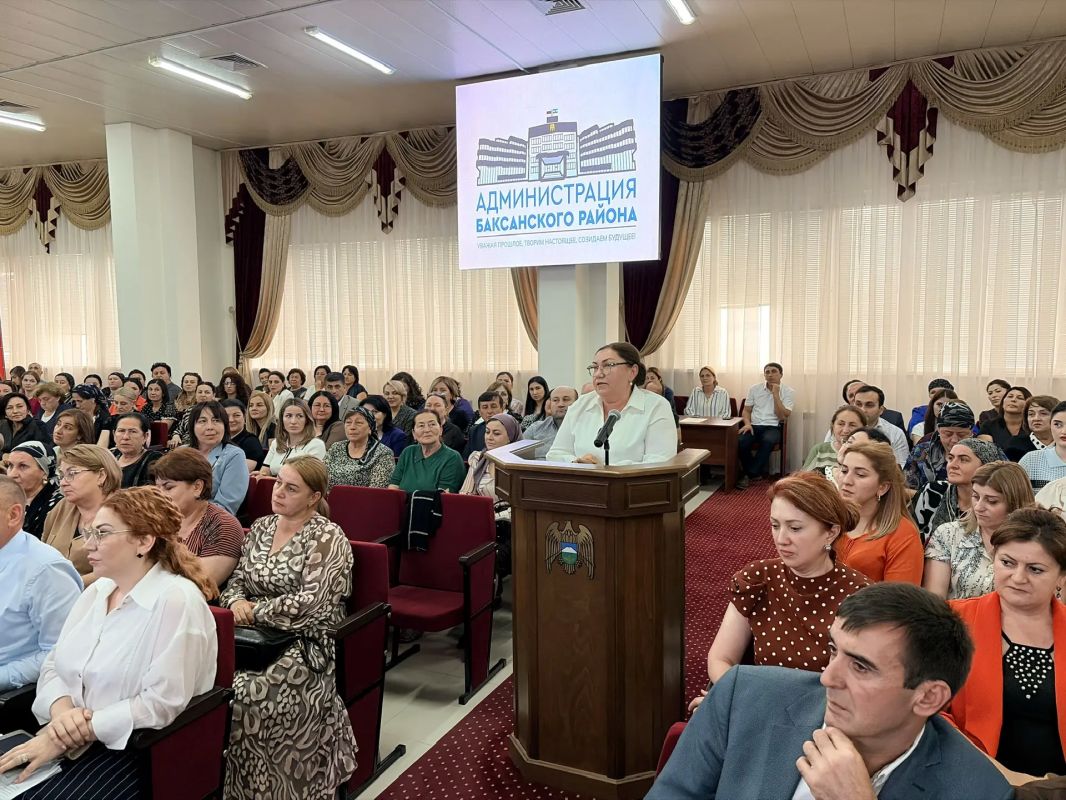 Казбек Коков: На встрече с активом Баксанского района подробно остановились на социальной сфере Казбек Коков: На встрече с активом Баксанского района подробно остановились на социальной сфере