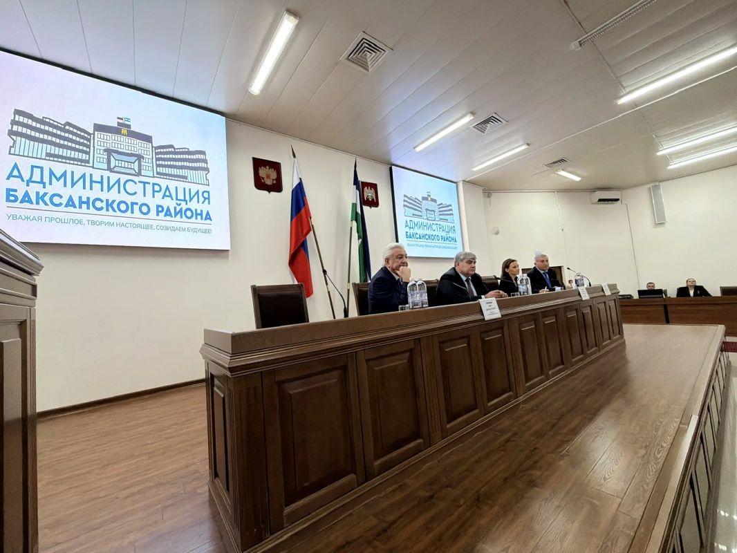 Казбек Коков: На встрече с активом Баксанского района подробно остановились на социальной сфере Казбек Коков: На встрече с активом Баксанского района подробно остановились на социальной сфере