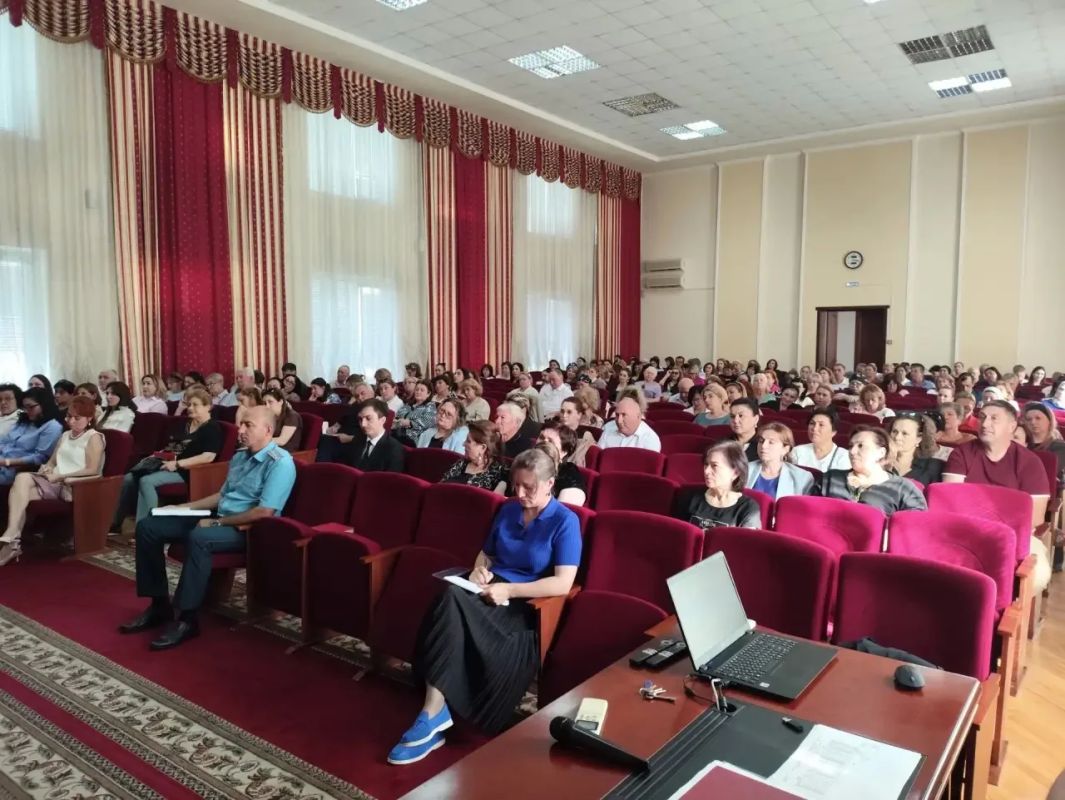 В большом зале Местной администрации г.о. Нальчик прошла рабочая встреча Нальчикской городской ТИК с председателями и секретарями участковых избирательных комиссий г.о. Нальчик В большом зале Местной администрации г.о. Нальчик прошла рабочая встреча Нальчикской городской ТИК с председателями и секретарями участковых избирательных комиссий г.о. Нальчик