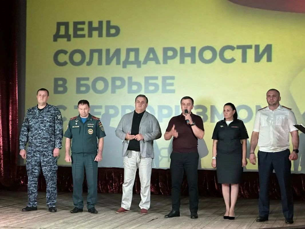 ПОЛИЦЕЙСКИЕ УРВАНСКОГО РАЙОНА ПРИНЯЛИ УЧАСТИЕ В МЕРОПРИЯТИИ, ПОСВЯЩЕННОМ ДНЮ СОЛИДАРНОСТИ В БОРЬБЕ С ТЕРРОРИЗМОМ ПОЛИЦЕЙСКИЕ УРВАНСКОГО РАЙОНА ПРИНЯЛИ УЧАСТИЕ В МЕРОПРИЯТИИ, ПОСВЯЩЕННОМ ДНЮ СОЛИДАРНОСТИ В БОРЬБЕ С ТЕРРОРИЗМОМ