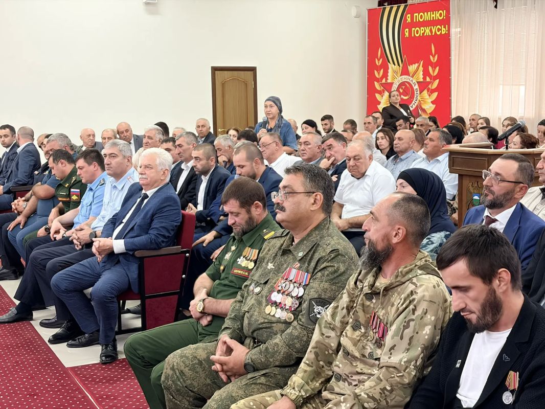 Казбек Коков: На встрече с активом Баксанского района подробно остановились на социальной сфере Казбек Коков: На встрече с активом Баксанского района подробно остановились на социальной сфере