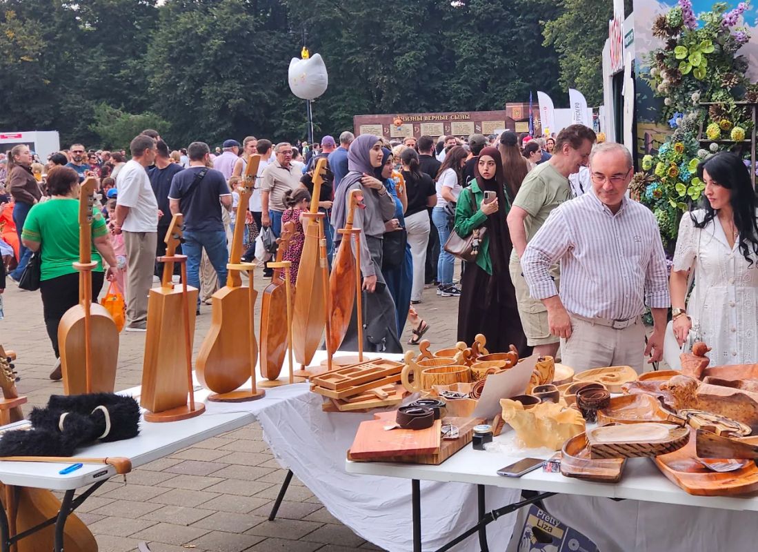 В Нальчике стартовал всероссийский гастрономический фестиваль «Вкусы России» В Нальчике стартовал всероссийский гастрономический фестиваль «Вкусы России»
