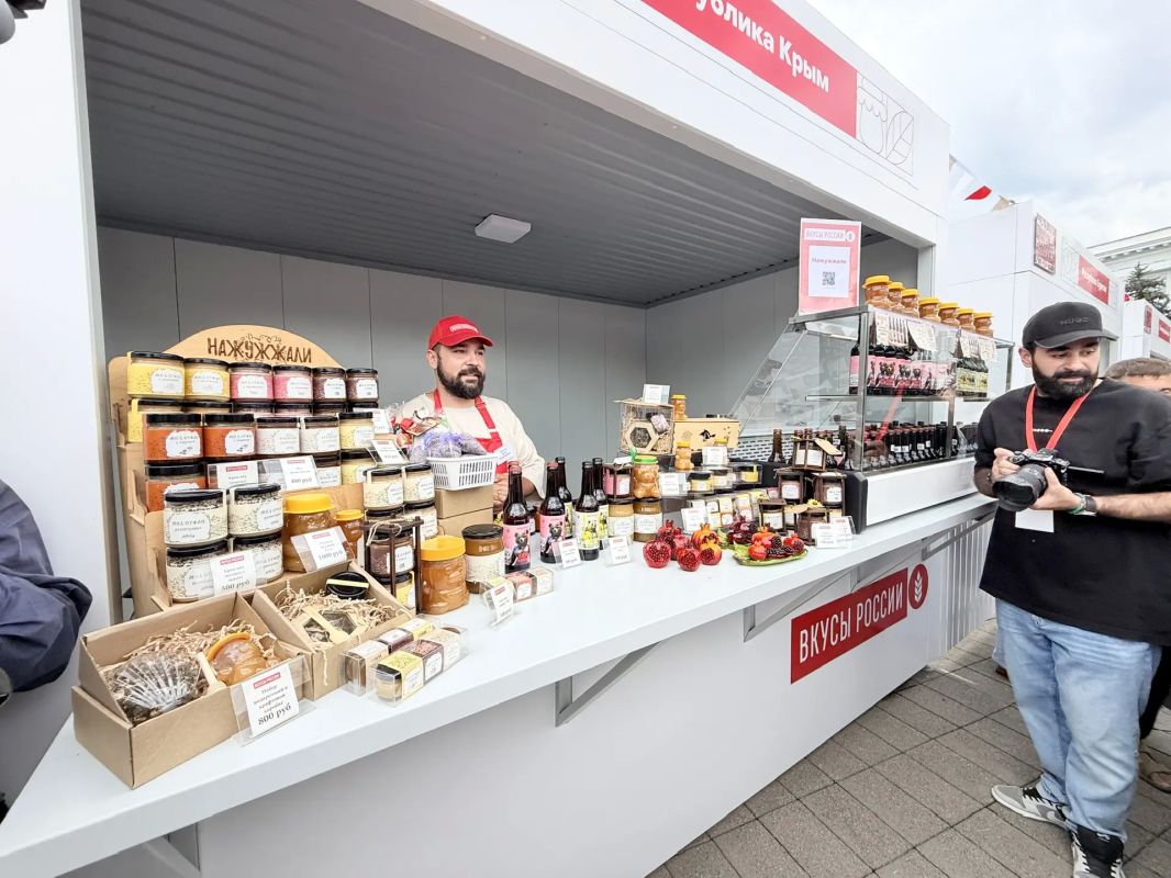 Казбек Коков: Еще немного атмосферы фестиваля «Вкусы России» в Нальчике Казбек Коков: Еще немного атмосферы фестиваля «Вкусы России» в Нальчике