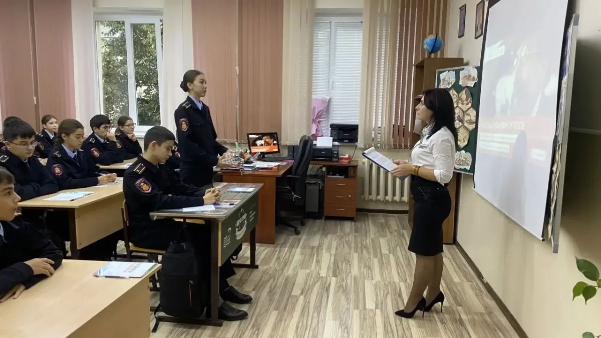 Вторая учебная неделя началась с обновленных «Разговоров о важном» Вторая учебная неделя началась с обновленных «Разговоров о важном»