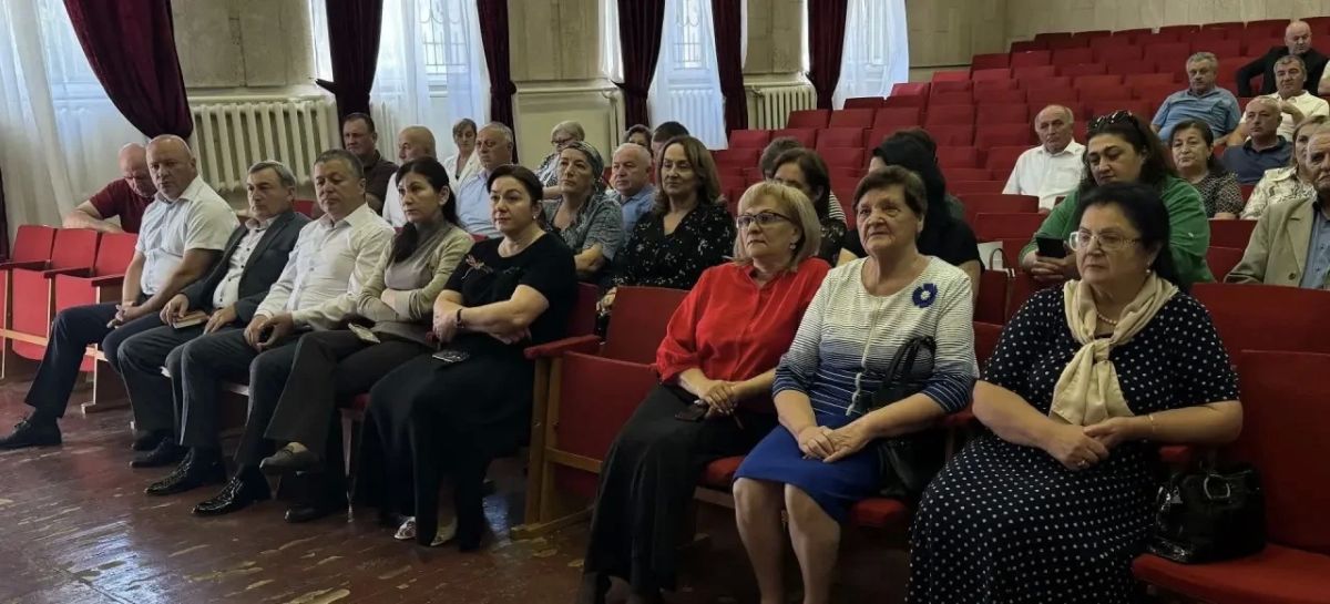 Сегодня состоялось рабочее совещание председателей, секретарей УИК и членов ТИК в администрации Терского муниципального района по вопросам организации и проведения голосования на предстоящих выборах Сегодня состоялось рабочее совещание председателей, секретарей УИК и членов ТИК в администрации Терского муниципального района по вопросам организации и проведения голосования на предстоящих выборах