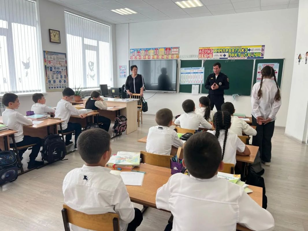 Госавтоинспекция Эльбрусского района провела уроки дорожной безопасности Госавтоинспекция Эльбрусского района провела уроки дорожной безопасности