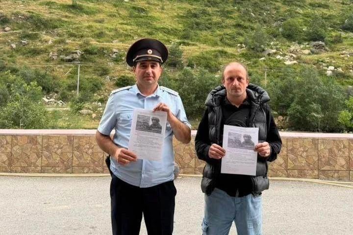 В ЭЛЬБРУССКОМ РАЙОНЕ ПОЛИЦЕЙСКИЕ ПРОВЕЛИ ПРОФИЛАКТИЧЕСКИЕ БЕСЕДЫ С ЖИТЕЛЯМИ И ГОСТЯМИ РЕСПУБЛИКИ В ЭЛЬБРУССКОМ РАЙОНЕ ПОЛИЦЕЙСКИЕ ПРОВЕЛИ ПРОФИЛАКТИЧЕСКИЕ БЕСЕДЫ С ЖИТЕЛЯМИ И ГОСТЯМИ РЕСПУБЛИКИ