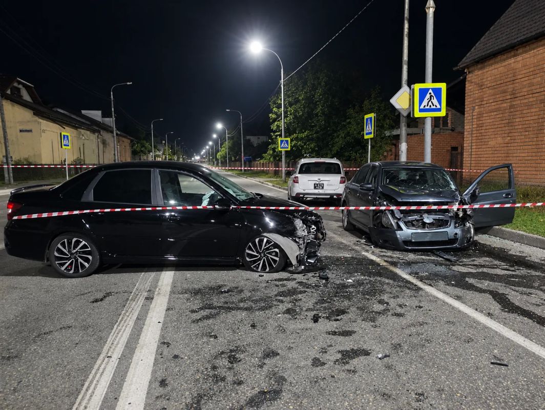 Госавтоинспекция МВД по КБР выясняет обстоятельства ДТП в Нальчике с участием трёх автомобилей