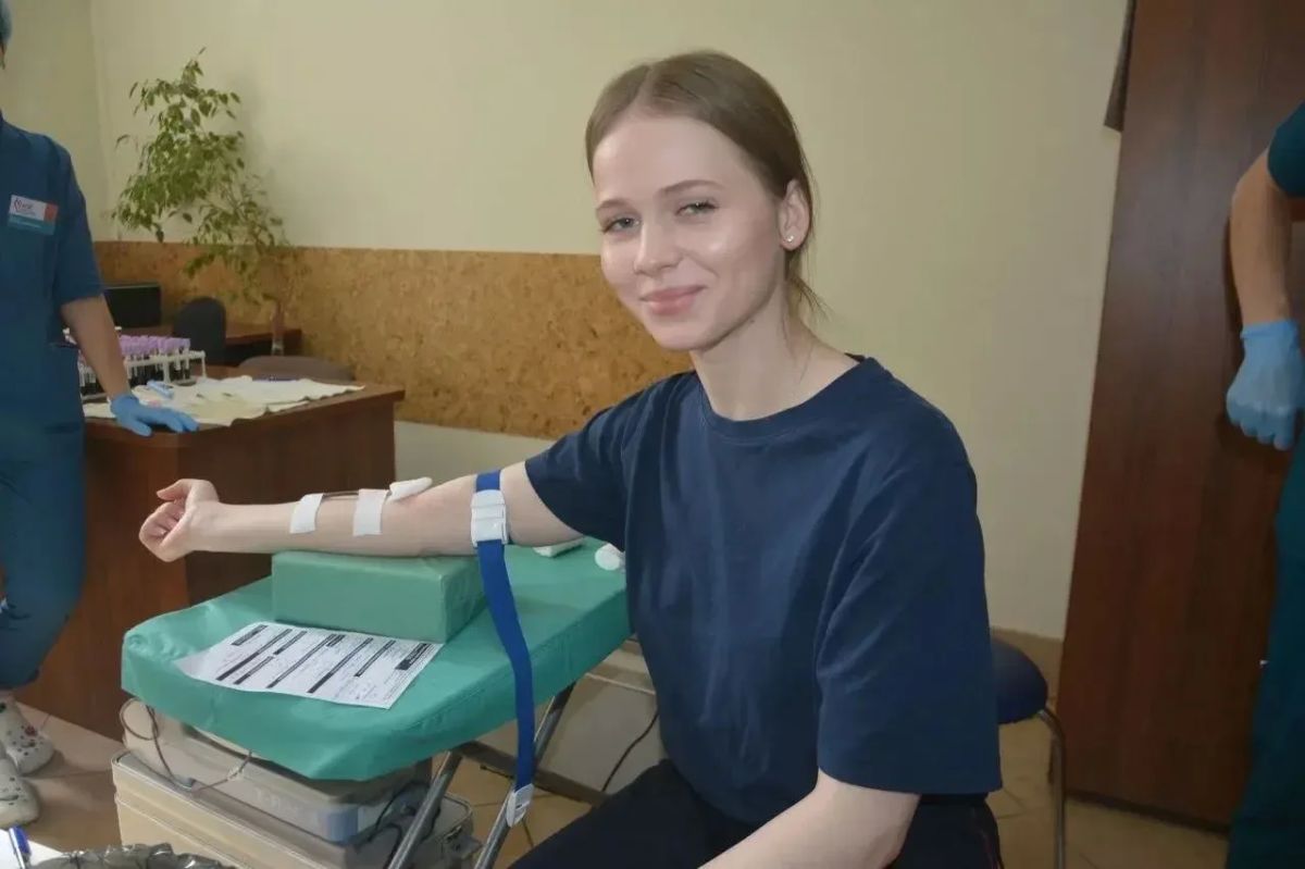 Калининградские полицейские приняли участие в донорской акции #КодДонораЕдинство, приуроченной ко Всемирному дню донора костного мозга, 45 сотрудников полиции сдали 21,6 литра крови Калининградские полицейские приняли участие в донорской акции #КодДонораЕдинство, приуроченной ко Всемирному дню донора костного мозга, 45 сотрудников полиции сдали 21,6 литра крови