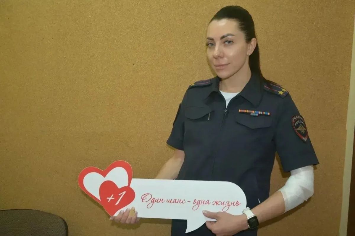 Калининградские полицейские приняли участие в донорской акции #КодДонораЕдинство, приуроченной ко Всемирному дню донора костного мозга, 45 сотрудников полиции сдали 21,6 литра крови Калининградские полицейские приняли участие в донорской акции #КодДонораЕдинство, приуроченной ко Всемирному дню донора костного мозга, 45 сотрудников полиции сдали 21,6 литра крови