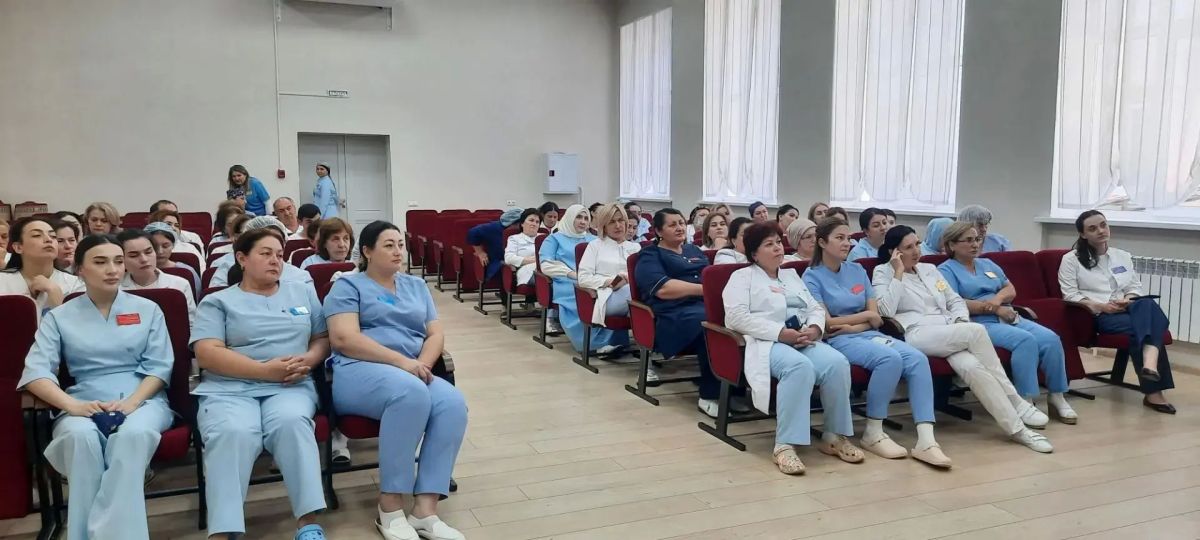 В эти дни члены участковых избирательных комиссий ходят по домам и организациям, рассказывая о выборах, которые пройдут с 18 по 20 сентября В эти дни члены участковых избирательных комиссий ходят по домам и организациям, рассказывая о выборах, которые пройдут с 18 по 20 сентября