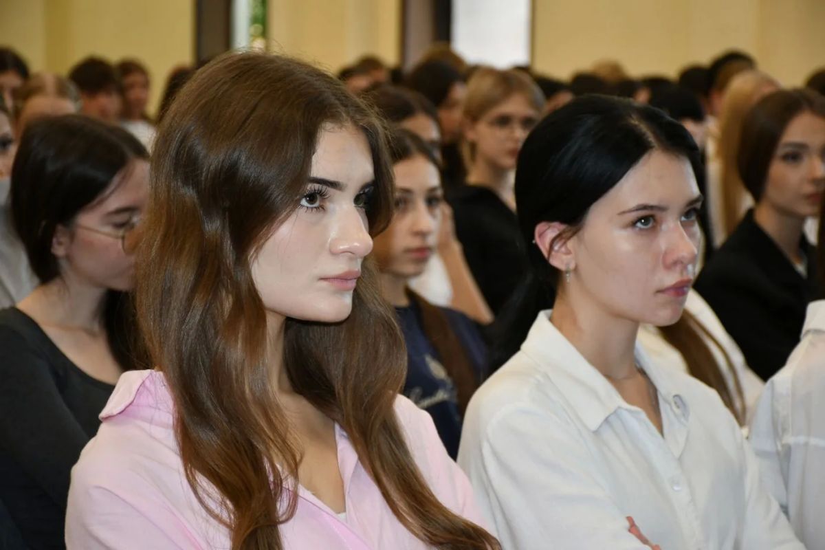 Полицейские Прохладненского района провели правовой лекторий для старшеклассников Полицейские Прохладненского района провели правовой лекторий для старшеклассников