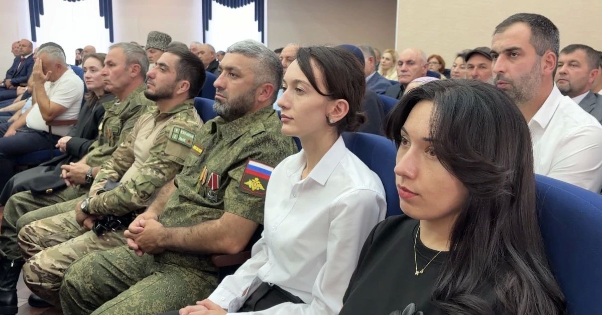 Казбек Коков: В Зольском районе мы так же обсудили с активом муниципалитета ряд актуальных вопросов Казбек Коков: В Зольском районе мы так же обсудили с активом муниципалитета ряд актуальных вопросов
