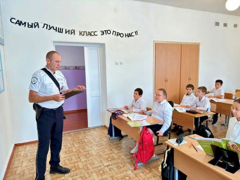 Около двух тысяч школьников Кабардино-Балкарии прошли инструктажи дорожной безопасности Около двух тысяч школьников Кабардино-Балкарии прошли инструктажи дорожной безопасности