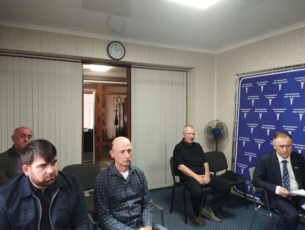 В Торгово-промышленной палате Кабардино-Балкарской Республики состоялась встреча с представителями малого и среднего предпринимательства, понесшими значительный материальный ущерб от атак беспилотных летательных аппаратов на... В Торгово-промышленной палате Кабардино-Балкарской Республики состоялась встреча с представителями малого и среднего предпринимательства, понесшими значительный материальный ущерб от атак беспилотных летательных аппаратов на...