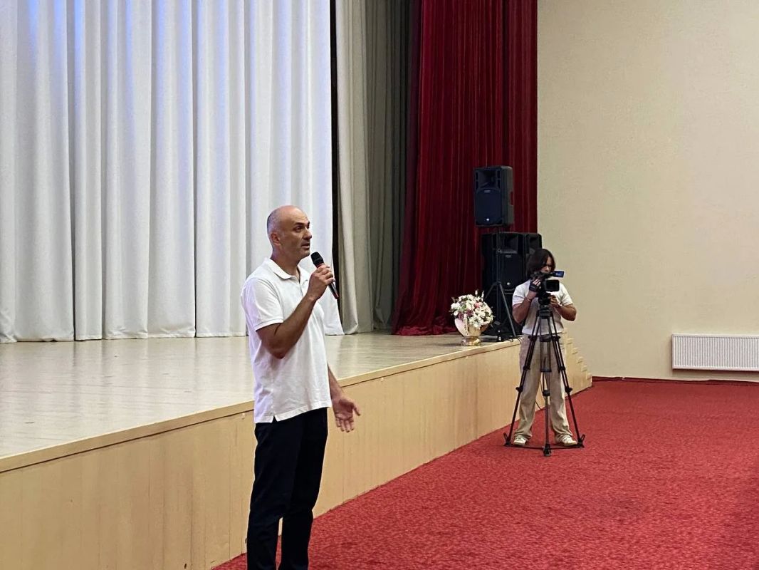 В 33-й школе Нальчика презентуют социальные ролики, направленные на профилактику наркомании и курения В 33-й школе Нальчика презентуют социальные ролики, направленные на профилактику наркомании и курения