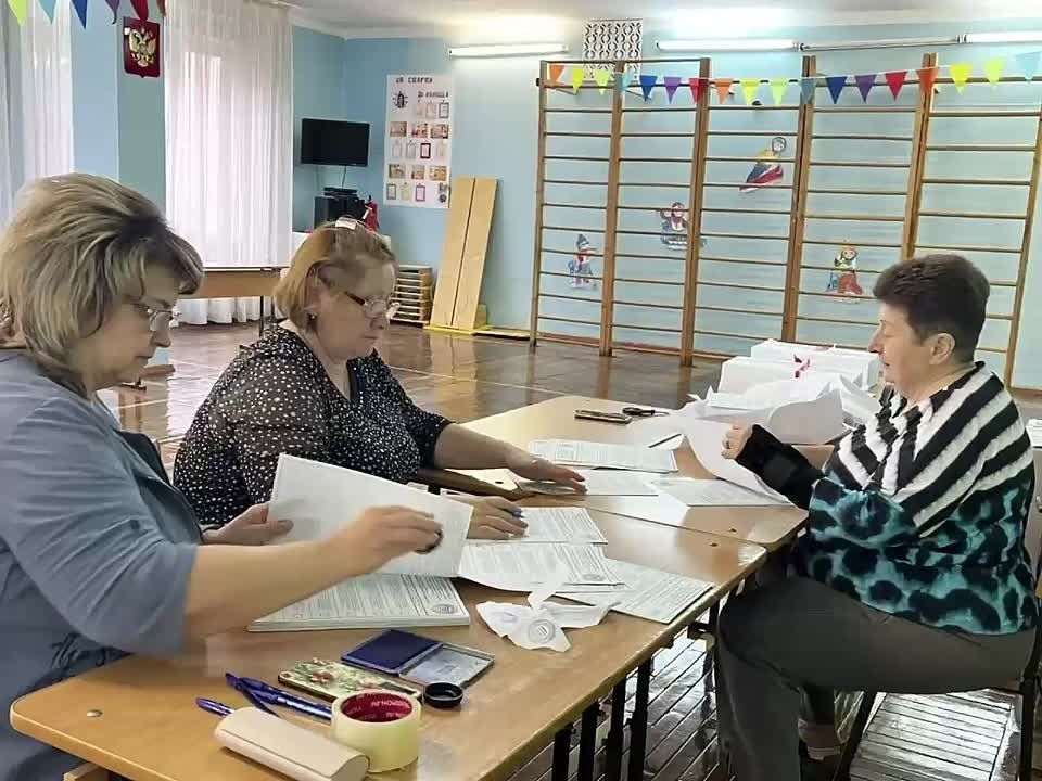 Работа с бюллетенями в каждом уголке республики