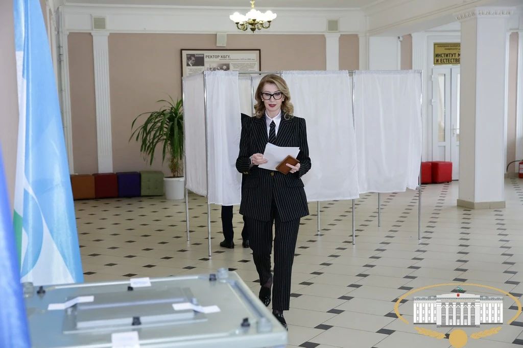 Председатель Парламента КБР Татьяна Егорова приняла участие в голосовании на выборах депутатов Государственной Думы Федерального Собрания Российской Федерации девятого созыва и депутатов представительных органов местного... Председатель Парламента КБР Татьяна Егорова приняла участие в голосовании на выборах депутатов Государственной Думы Федерального Собрания Российской Федерации девятого созыва и депутатов представительных органов местного...