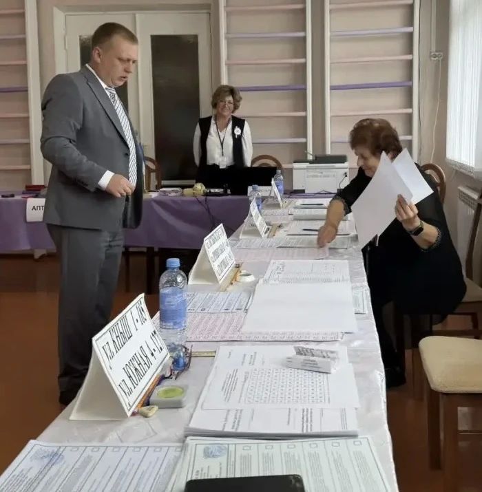 Глава местной администрации Прохладненского муниципального района Максим Сергеевич Ломов принял участие в голосовании