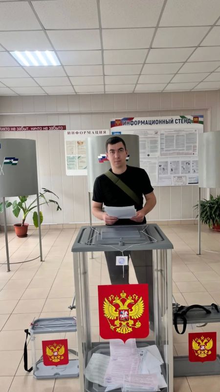 Сегодня на избирательном участке свой гражданский выбор сделали участники специальной военной операции - Билимихов Анатолий и Шарибов Кантемир Сегодня на избирательном участке свой гражданский выбор сделали участники специальной военной операции - Билимихов Анатолий и Шарибов Кантемир