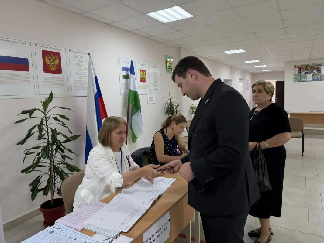 В Кабардино-Балкарии продолжаются выборы депутатов Государственной Думы ФС РФ девятого созыва и депутатов представительных органов местного самоуправления КБР В Кабардино-Балкарии продолжаются выборы депутатов Государственной Думы ФС РФ девятого созыва и депутатов представительных органов местного самоуправления КБР