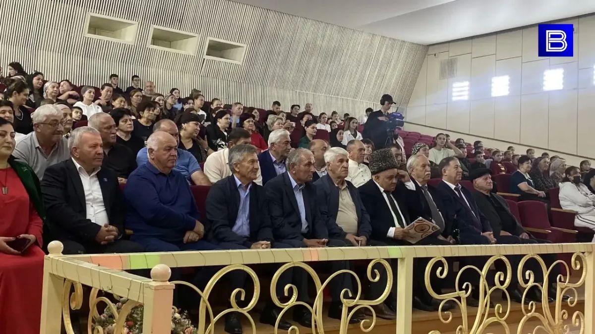 На избирательном участке №281 в Урвани сегодня многолюдно На избирательном участке №281 в Урвани сегодня многолюдно