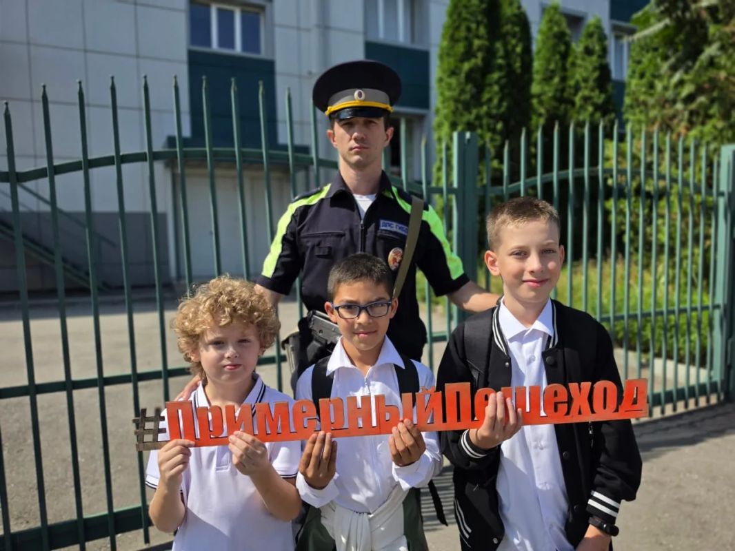 В Прохладном сотрудники Госавтоинспекции провели профилактические беседы со школьниками В Прохладном сотрудники Госавтоинспекции провели профилактические беседы со школьниками