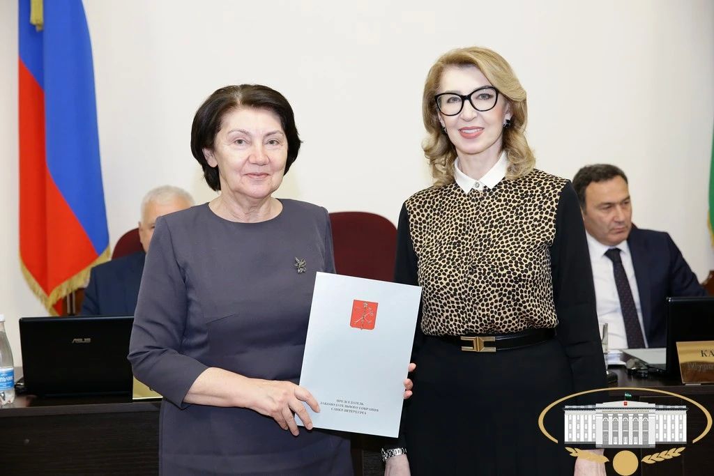 В ходе заседания президиума состоялось награждение депутатов и работников Аппарата Парламента КБР наградами Законодательного Собрания Санкт-Петербурга В ходе заседания президиума состоялось награждение депутатов и работников Аппарата Парламента КБР наградами Законодательного Собрания Санкт-Петербурга