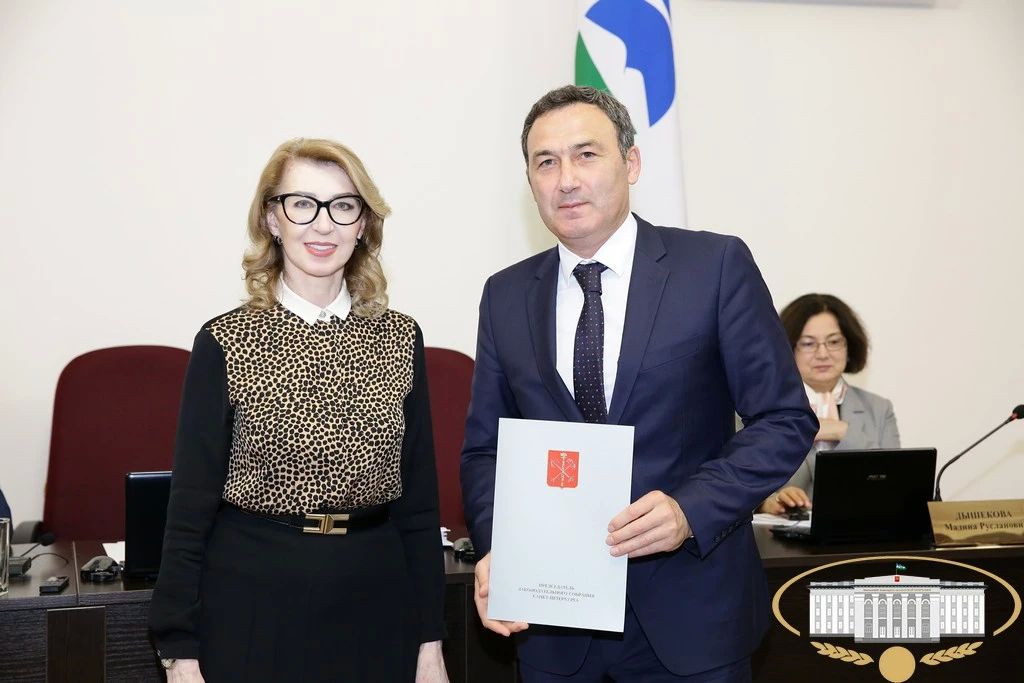В ходе заседания президиума состоялось награждение депутатов и работников Аппарата Парламента КБР наградами Законодательного Собрания Санкт-Петербурга В ходе заседания президиума состоялось награждение депутатов и работников Аппарата Парламента КБР наградами Законодательного Собрания Санкт-Петербурга