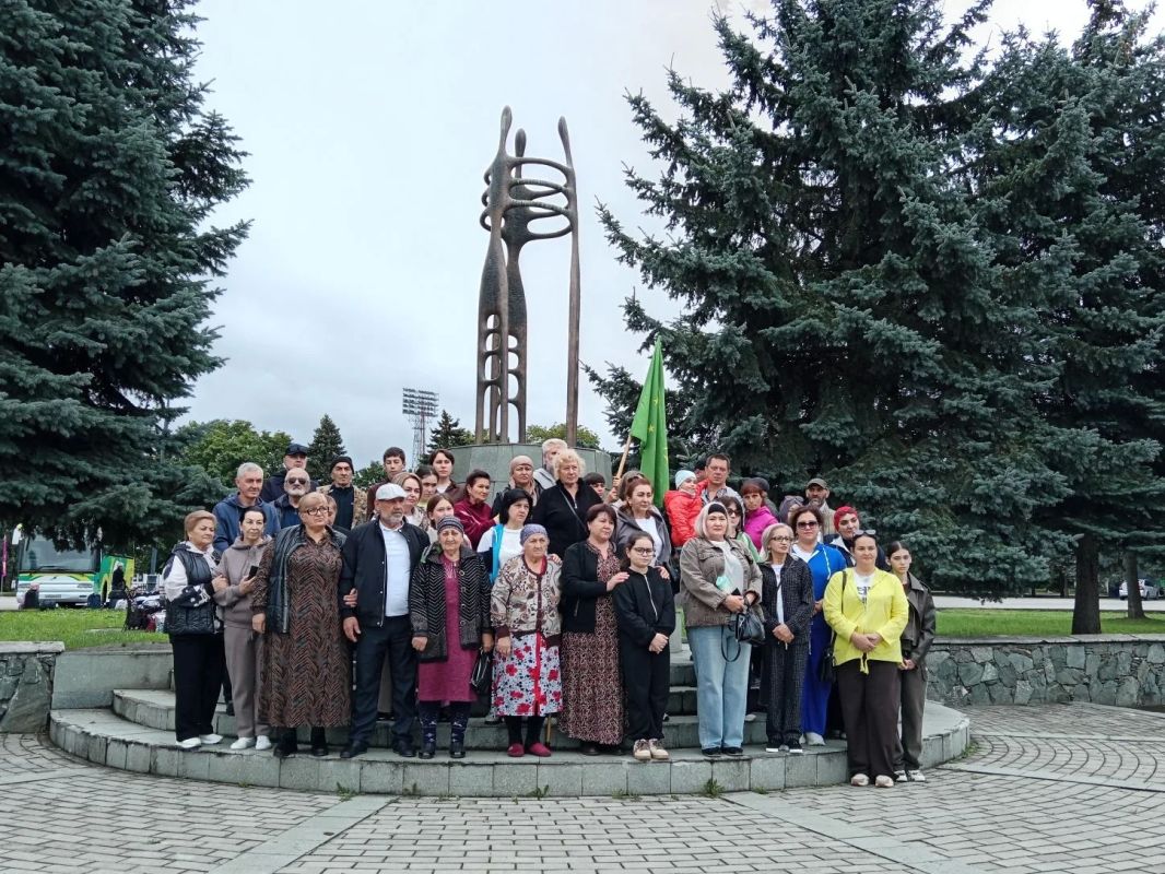 Живые цветы защитникам Абхазии