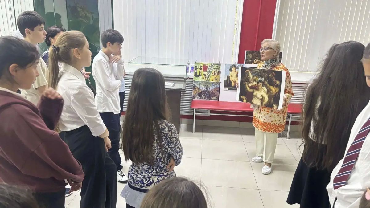 В музее ИЗО им. А.Л. Ткаченко состоялась встреча со школьниками В музее ИЗО им. А.Л. Ткаченко состоялась встреча со школьниками