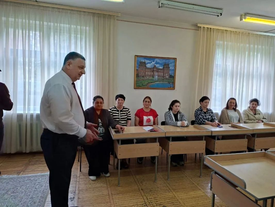 Сотрудники отдела медицинской литературы ГНБ КБР им. Т.К. Мальбахова совместно со специалистами Центра общественного здоровья, медицинской аналитики и информационных технологий МЗ КБР провели мероприятие в рамках II этапа... Сотрудники отдела медицинской литературы ГНБ КБР им. Т.К. Мальбахова совместно со специалистами Центра общественного здоровья, медицинской аналитики и информационных технологий МЗ КБР провели мероприятие в рамках II этапа...