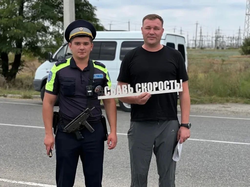 В рамках Всероссийской недели безопасности сотрудники Госавтоинспекции МО МВД России «Прохладненский» провели на дорогах города Прохладного акцию «Внимание, дети идут в школу!» В рамках Всероссийской недели безопасности сотрудники Госавтоинспекции МО МВД России «Прохладненский» провели на дорогах города Прохладного акцию «Внимание, дети идут в школу!»