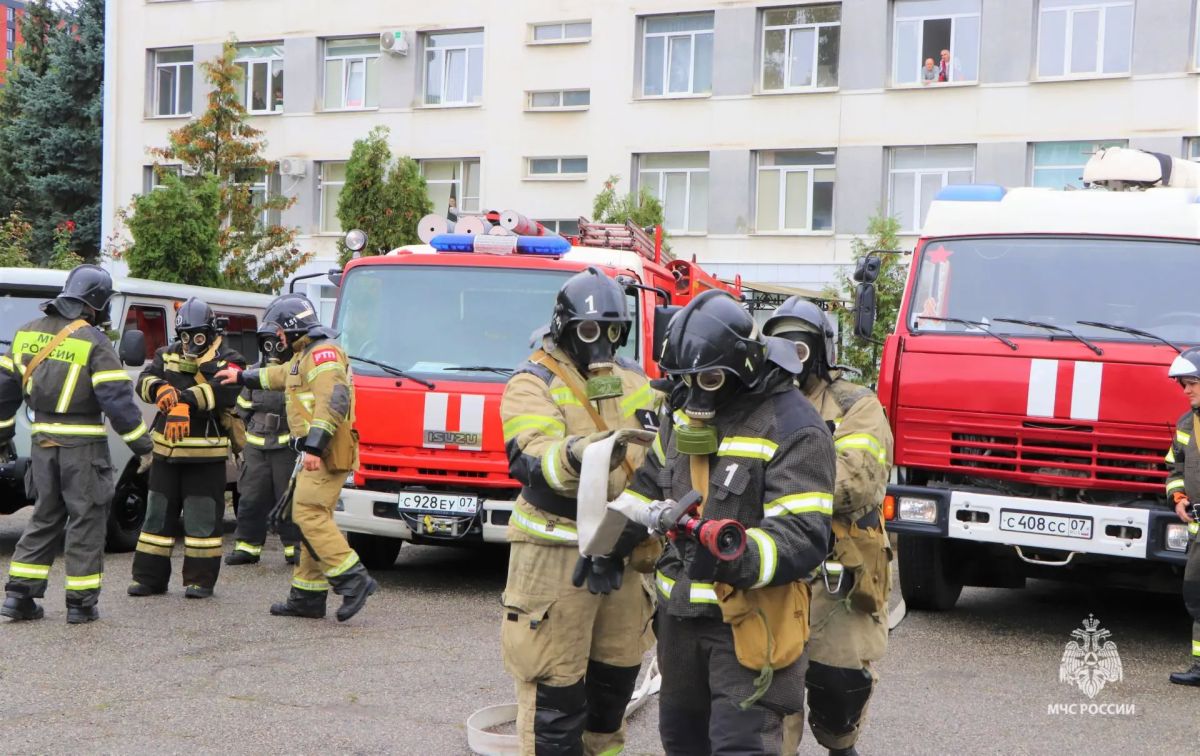 В Кабардино-Балкарской Республике на базе Центра гигиены и эпидемиологии прошло командно-штабное учение, направленное на проверку готовности к чрезвычайным ситуациям В Кабардино-Балкарской Республике на базе Центра гигиены и эпидемиологии прошло командно-штабное учение, направленное на проверку готовности к чрезвычайным ситуациям