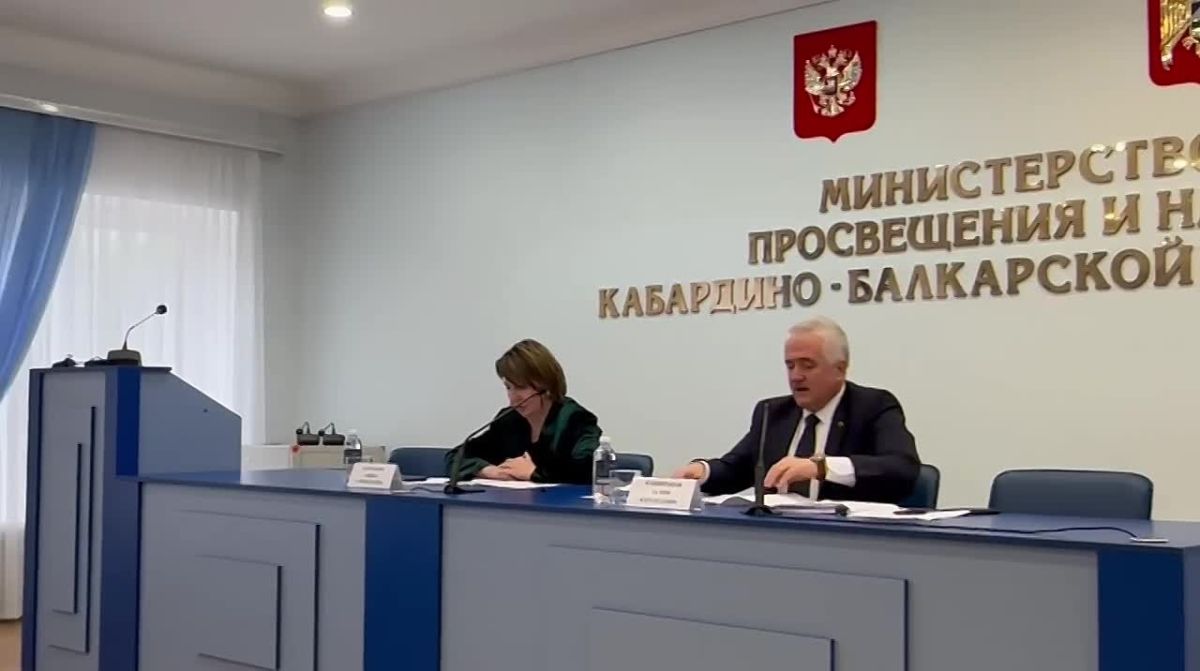Сегодня в ЦУРе проходит заседание комиссии по делам несовершеннолетних и их прав при Правительстве КБР