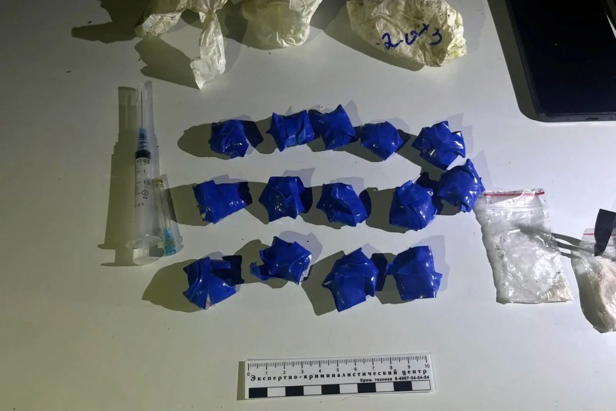 ПОЛИЦЕЙСКИМИ НАЛЬЧИКА ЗАДЕРЖАН ПОДОЗРЕВАЕМЫЙ В ПОКУШЕНИИ НА СБЫТ НАРКОТИКОВ ПОЛИЦЕЙСКИМИ НАЛЬЧИКА ЗАДЕРЖАН ПОДОЗРЕВАЕМЫЙ В ПОКУШЕНИИ НА СБЫТ НАРКОТИКОВ