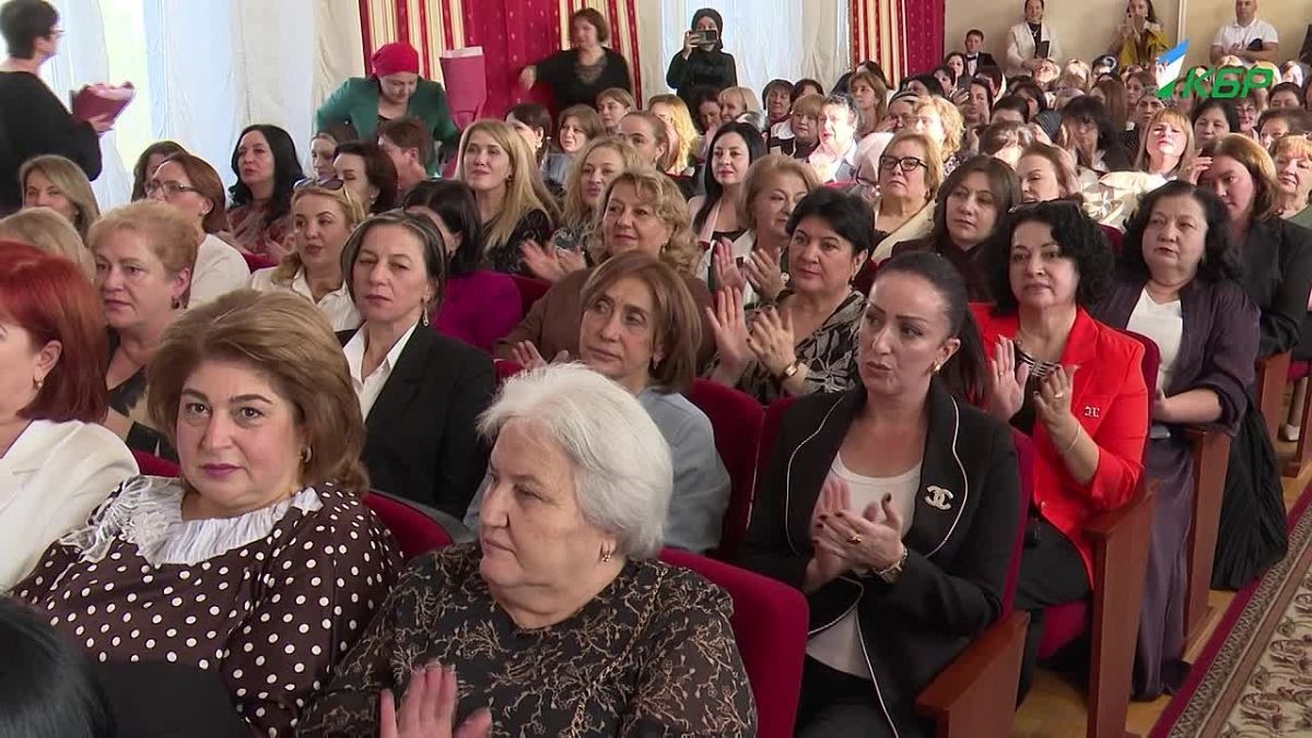 В администрации Нальчика прошло торжественное мероприятие, посвящённое Дню учителя и Дню работников дошкольного образования