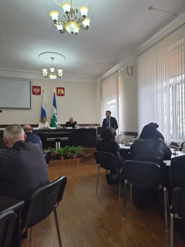6 октября в Доме Правительства Кабардино-Балкарской Республики состоялось заседание трехсторонней комиссии по регулированию социально-трудовых отношений 6 октября в Доме Правительства Кабардино-Балкарской Республики состоялось заседание трехсторонней комиссии по регулированию социально-трудовых отношений
