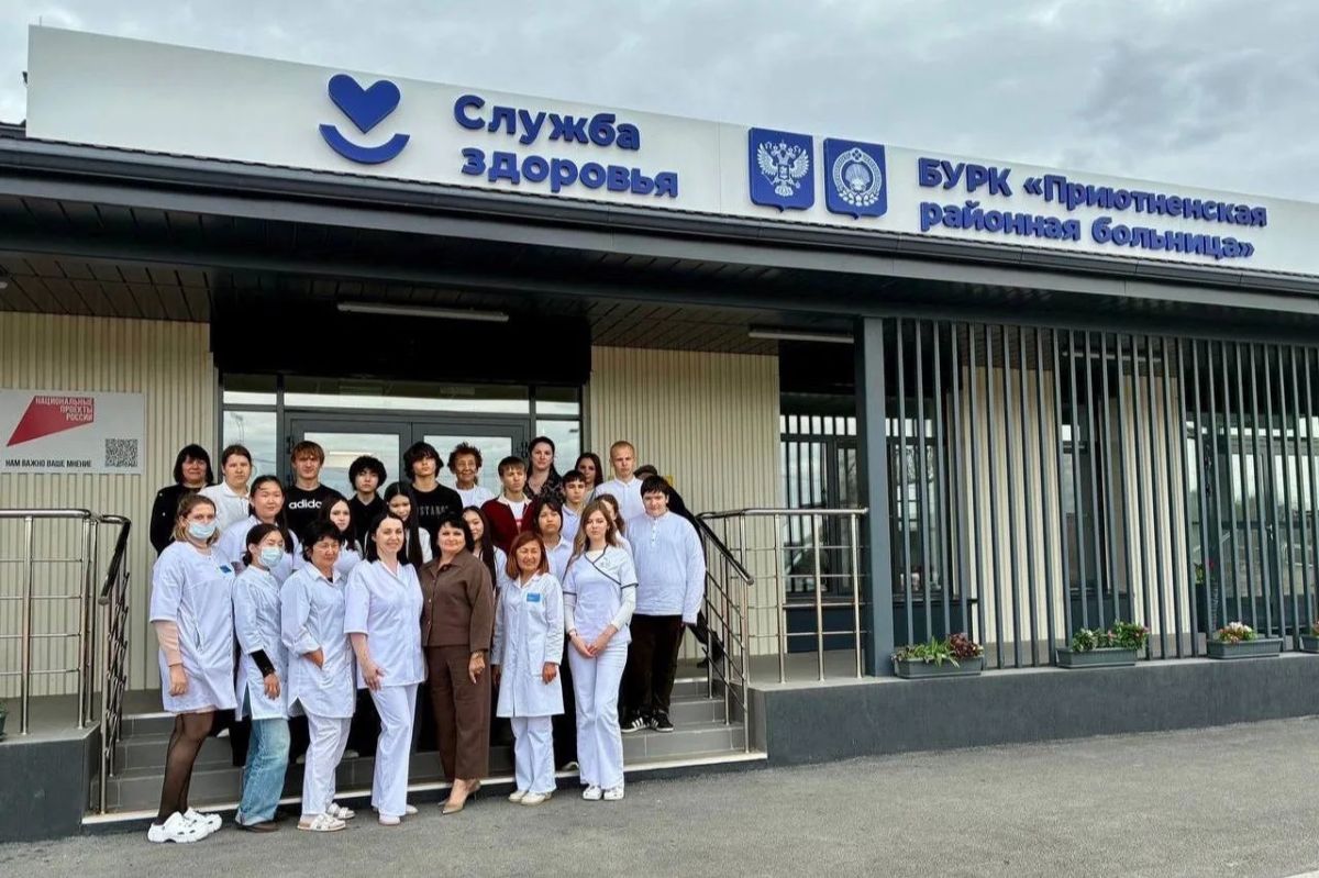Школьники знакомятся с профессиями! Школьники знакомятся с профессиями!